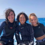 arcencielyoga-stage deyoga diamant et d'apnée avec les dauphins à Sataya - 3 plongeuses