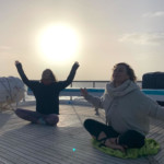 arcencielyoga-stage deyoga diamant et d'apnée avec les dauphins à Sataya - salutation au soleil