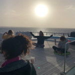 arcencielyoga-stage deyoga diamant et d'apnée avec les dauphins à Sataya - salutation au soleil